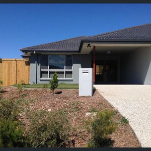 Modern Duplex - Photo 2