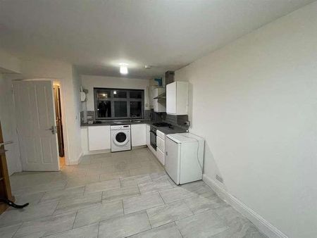 Green Drive, Southall, UB1 - Photo 3