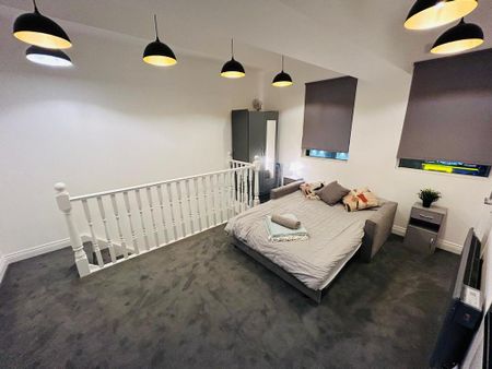 Studio to rent - Photo 2