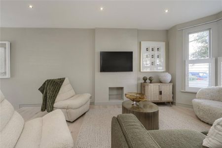 4 bedroom terraced house to rent - Photo 4