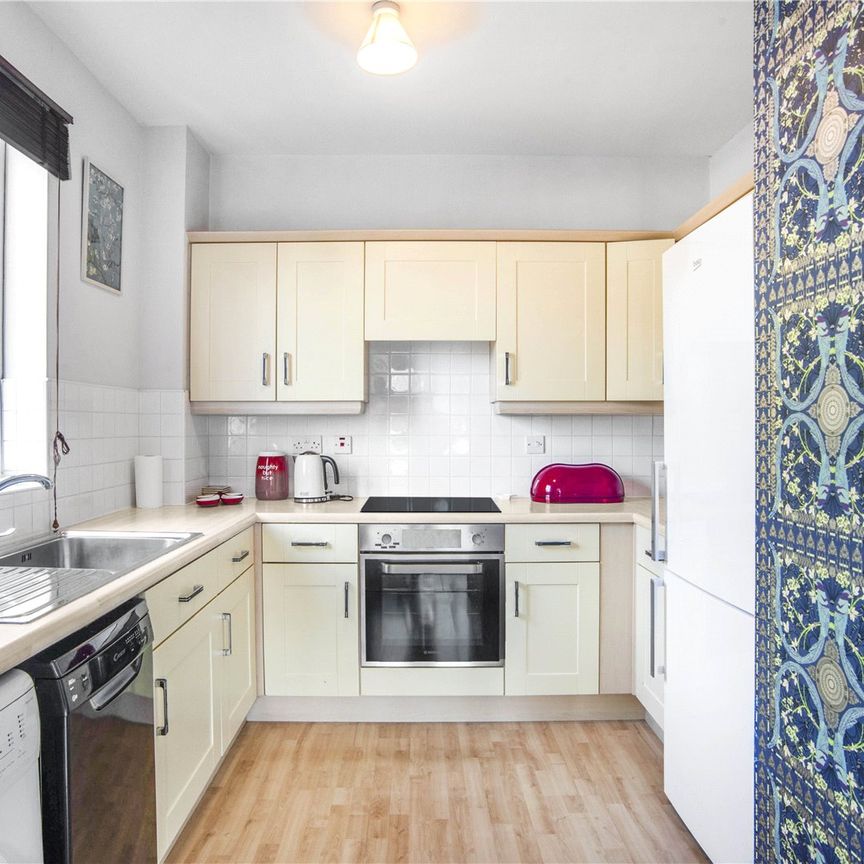 Celandine Drive, London, E8 3XF - Photo 1