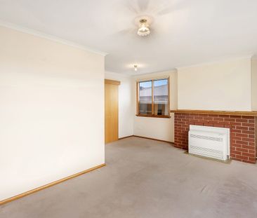 Convenient, Charming Three Bedroom Home - Photo 1