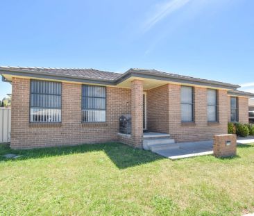 Fabulous Home in Quiet Cul-de-Sac! - Photo 2