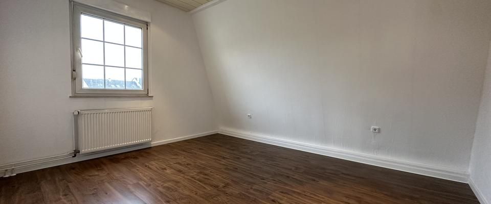 3 -Zimmer Maisonette Wohnung mit Wanne und EBK - Foto 1