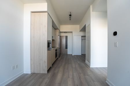 For Lease - 1007 THE QUEENSWAY Avenue Unit# 812, Toronto, Ontario - Photo 4