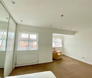 3 bedroom townhouse to rent - Photo 5