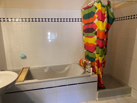 Location appartement rénové 4 pièces 110 m² à Payzac (07230) - Photo 4