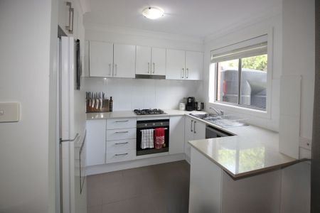 9/8 Angophora Drive, Warabrook - Photo 2