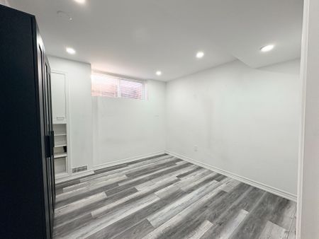 For Lease - 8 Ravencliff Crescent Unit# BSMT, Toronto, Ontario - Photo 5