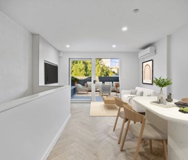 Brand New Interior! Perfect Location! *Parking Permits Available* - Photo 2