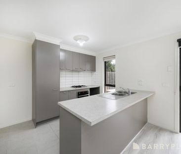 This beautifully refreshed residence offers a perfect blend of spac... - Photo 3