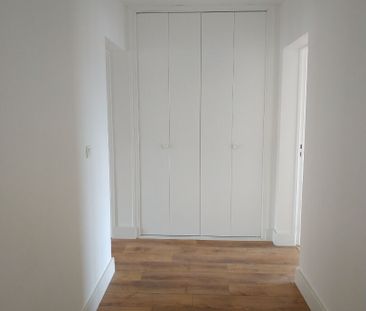 Location Appartement 3 pièces 75m² - Photo 4