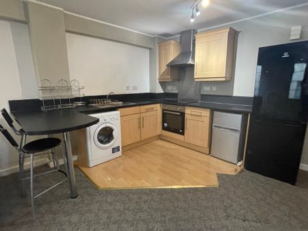 1 Bedroom Ground Floor Flat - Photo 5