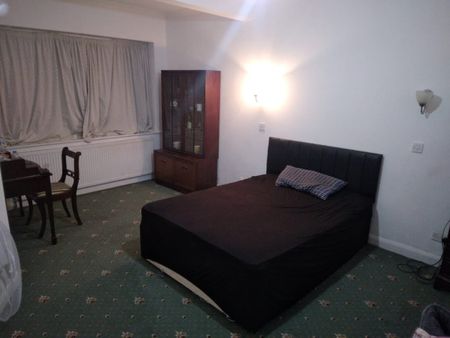 Room in a Shared House, Grasmere Gardens, HA3 - Photo 2