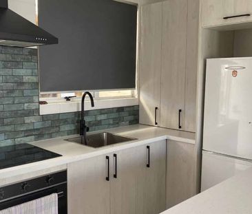 Renovated One Bedroom Flat - Photo 4