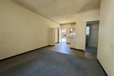 Lower level 2 bedroom unit in Norwood!! - Photo 3
