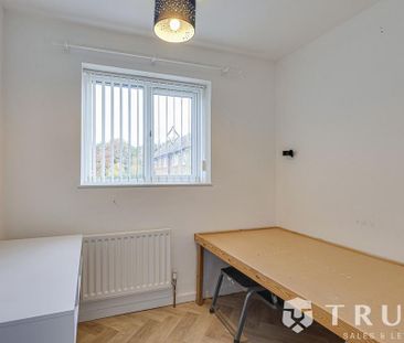 3 bedroom semi-detached house to rent - Photo 4