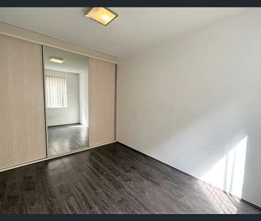 Ground Floor Unit. Security Access. - Photo 3