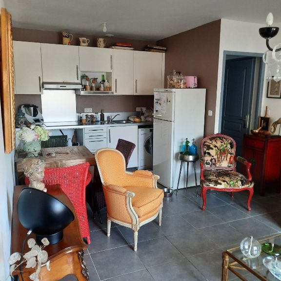 Appartement de 40 m² situé au 2eme étage avec balcon, place de parking. - Photo 1