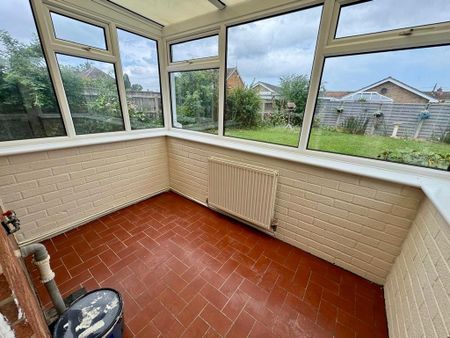 3 bedroom bungalow to rent - Photo 2