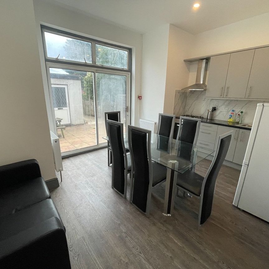 Room in a Shared Flat, Riffel Road, NW2 - Photo 1