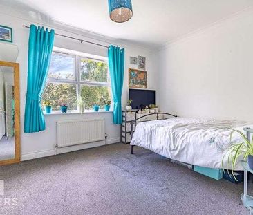 Bourne Banks, Branksome Wood Road, Bournemouth, BH4 - Photo 5