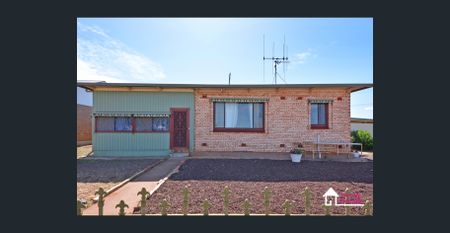 4 Bed Fully Furnished - Photo 3