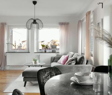 Sven-Agne Larssons Väg, Göteborg - Photo 2