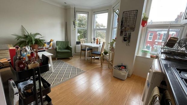 3 bedroom apartment to rent - Photo 1