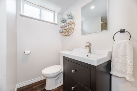 For Lease - 15 Kemano Road Unit# Lower, Aurora, Ontario - Photo 3