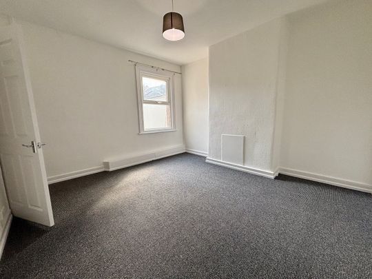3 Bed Flat, Charlton Road, BS15 - Photo 1