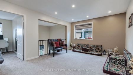 Detached Home For Lease | W9253315 - Photo 2