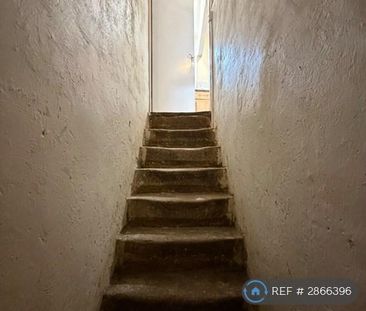 2 bedroom end of terrace house to rent - Photo 1