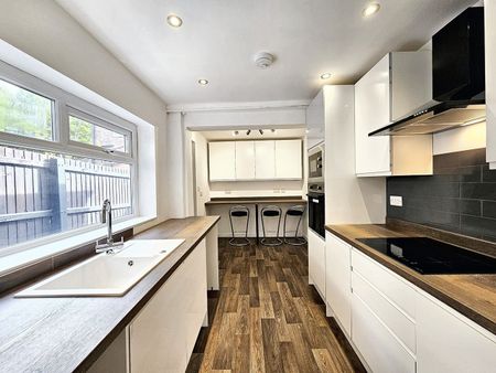 2 Bed Terraced House, Norbury Street, M7 - Photo 3