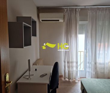 Piso de alquiler en Centro - Photo 2