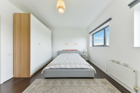 St John’s Hill, SW11, London - Photo 5