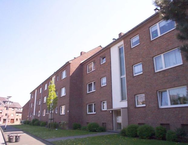 Aufgepasst! gut geschnittene 3-Zimmer-Wohnung mit Balkon in Mönchengladbach Holt - Photo 1