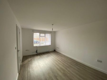 3 bedroom semi-detached bungalow to rent - Photo 5