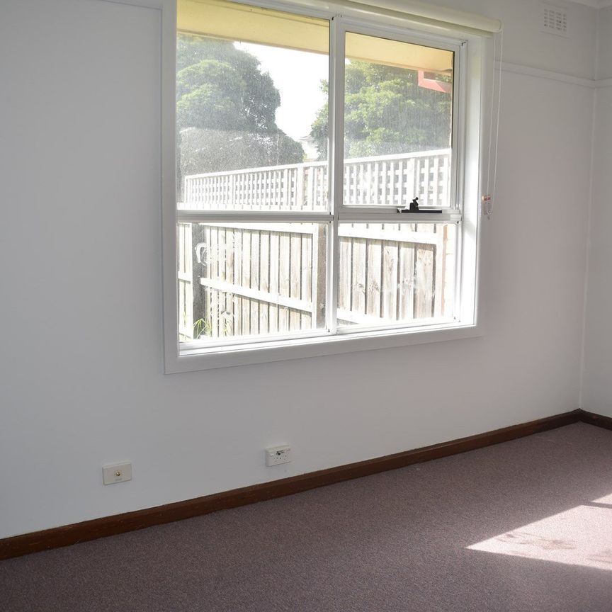4 Collins Street, Heidelberg Heights - Photo 1