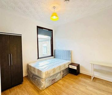 Room in a Shared House, Shrewsbury Road, E7 - Photo 2