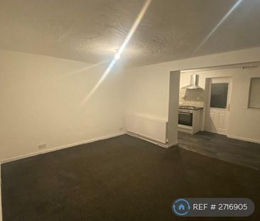 2 bedroom semi-detached house to rent - Photo 3