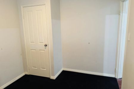 Family home with a modern feel! - Photo 5