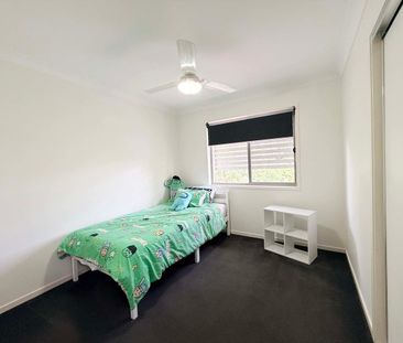 Beautifully Upgraded 3-Bedroom Townhouse in Brendale - Move in Anytime - Photo 6