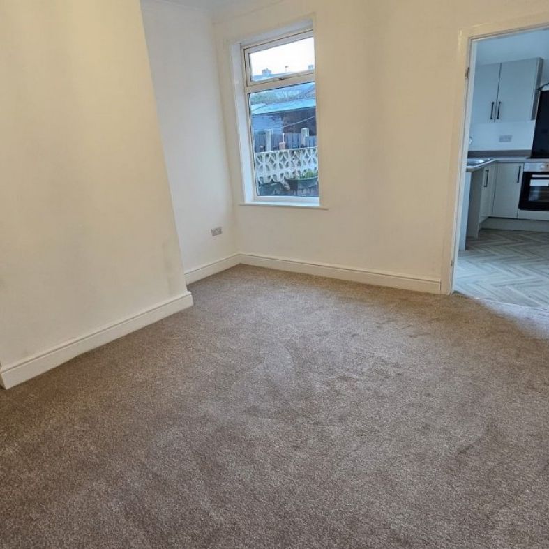 3 bed Terraced - To Let - Photo 1