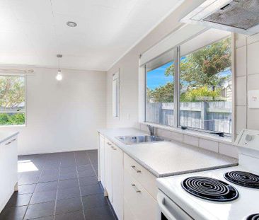 3 Bedroom Warkworth - Photo 4