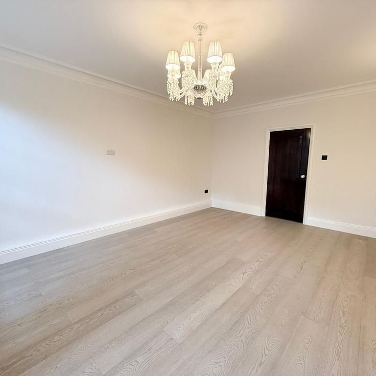 4 bedroom flat to rent - Photo 1