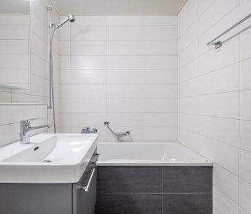 Spacieux 2.5 pièces au centre-ville de Fribourg - Photo 2