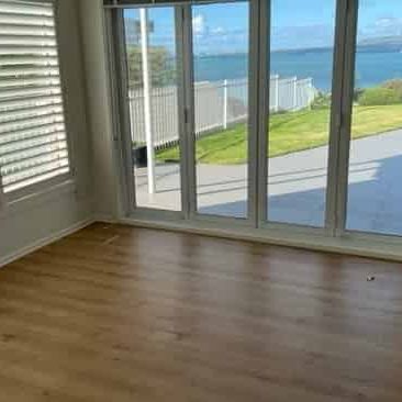 Takapuna apartment with a view - Photo 1