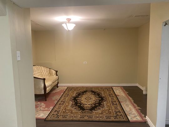 For Lease - 8 Ryecliffe Court, Toronto, Ontario - Photo 1