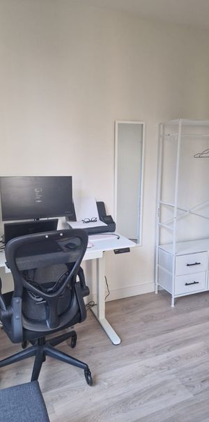 Room in a Shared Flat, Canal Reach, N1C - Photo 2